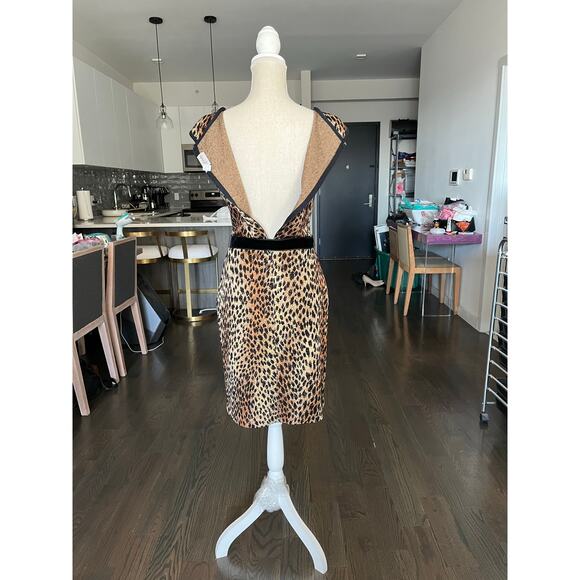 St. John Collection Leopard Animal Print Belted Dress Size 6 Made in USA $1295 - Picture 9 of 15